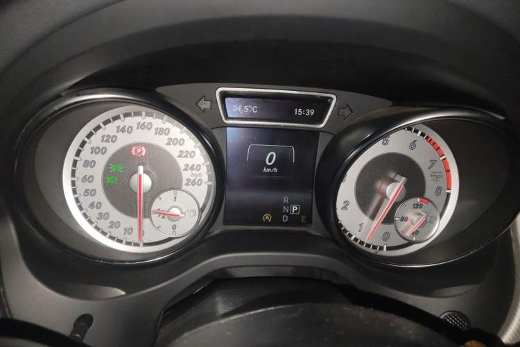 Used Mercedes-Benz GLA 2015 GLA 200 Fashion Model Instrument Cluster
