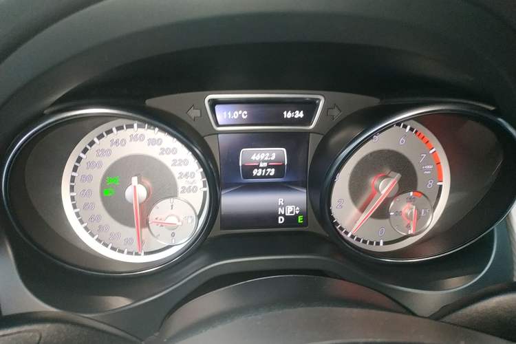 Used Mercedes-Benz GLA 2015 GLA 200 Instrument Cluster