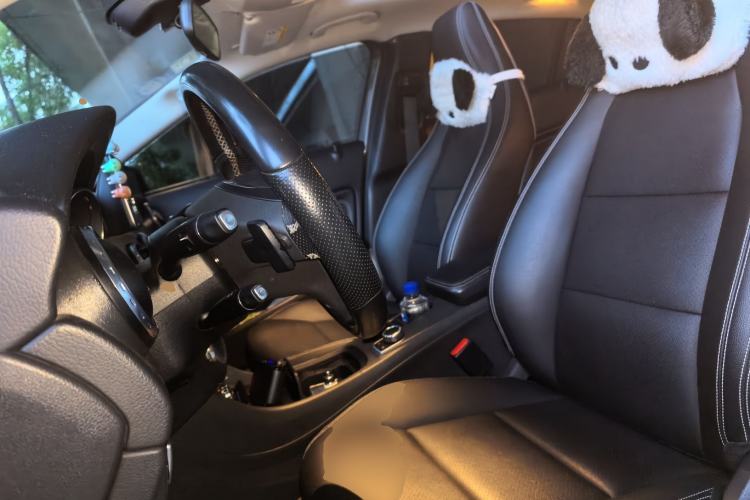 Used Mercedes-Benz GLA 2015 GLA 200 Sport Edition Left Front Seat