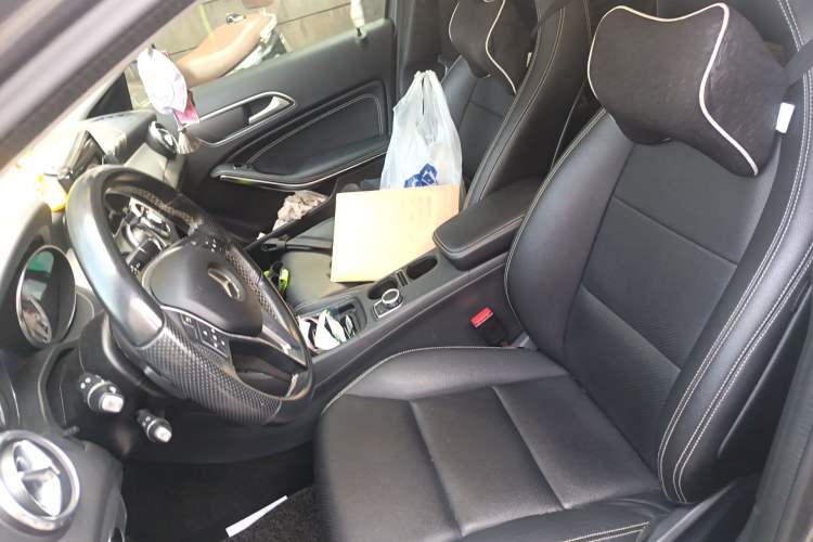 Used Mercedes-Benz GLA 2015 GLA 220 4MATIC Fashion Model Left Front Seat