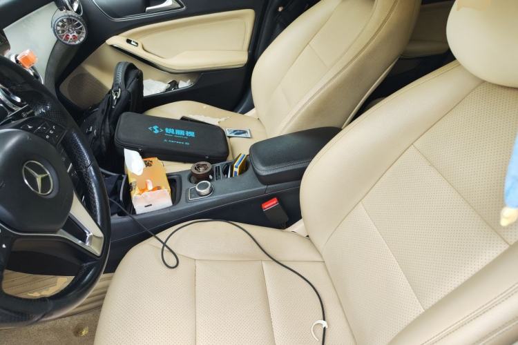 Used Mercedes-Benz GLA 2015 GLA 200 Fashion Model Left Front Seat