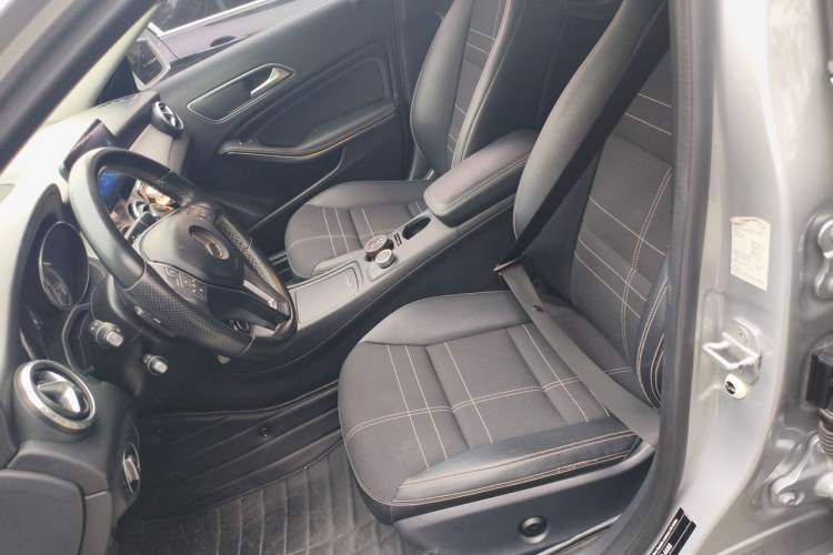 Used Mercedes-Benz GLA 2015 GLA 200 Left Front Seat