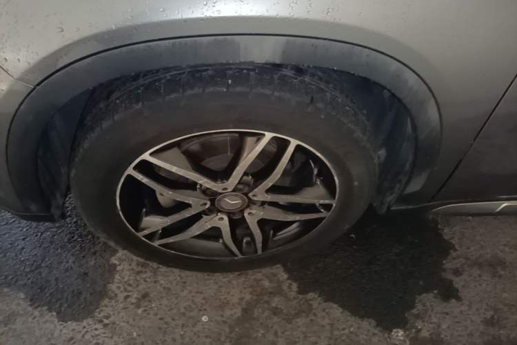 Used Mercedes-Benz GLA 2015 GLA 220 4MATIC Fashion Model Left Front Wheel Hub