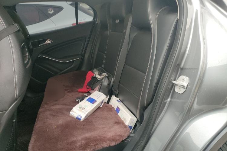 Used Mercedes-Benz GLA 2015 GLA 200 Fashion Model Left Rear Seat