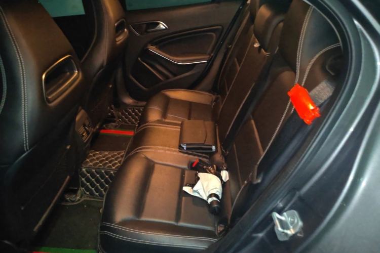 Used Mercedes-Benz GLA 2015 GLA 200 Fashion Model Left Rear Seat