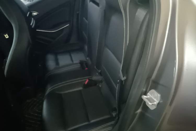Used Mercedes-Benz GLA 2015 GLA 220 4MATIC Fashion Model Left Rear Seat