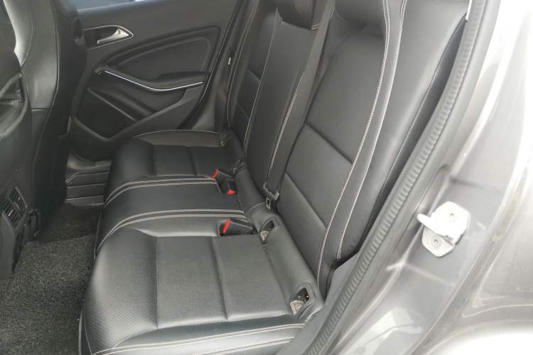 Used Mercedes-Benz GLA 2015 GLA 200 Fashion Model Left Rear Seat