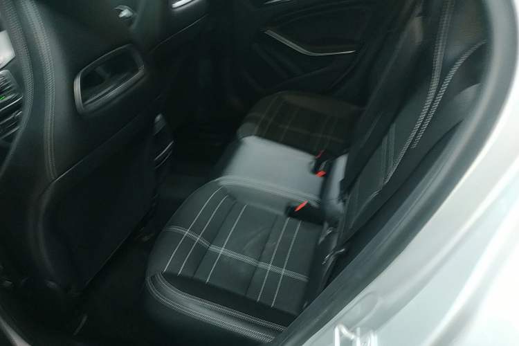 Used Mercedes-Benz GLA 2015 GLA 200 Left Rear Seat