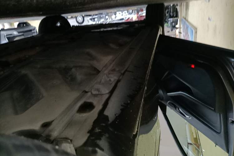 Used Mercedes-Benz GLA 2015 GLA 220 4MATIC Fashion Model Left Side Sill