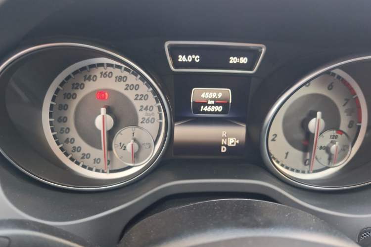 Used Mercedes-Benz GLA 2015 GLA 200 Sport Edition Odometer Close Up