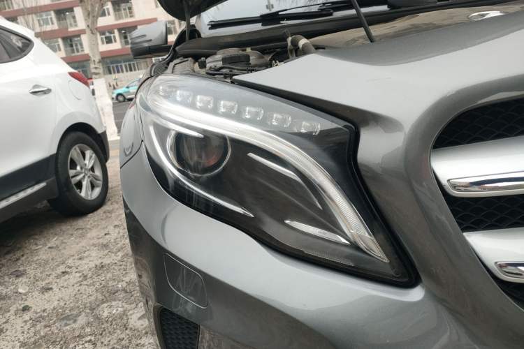 Used Mercedes-Benz GLA 2015 GLA 200 Fashion Model Right Front Headlight