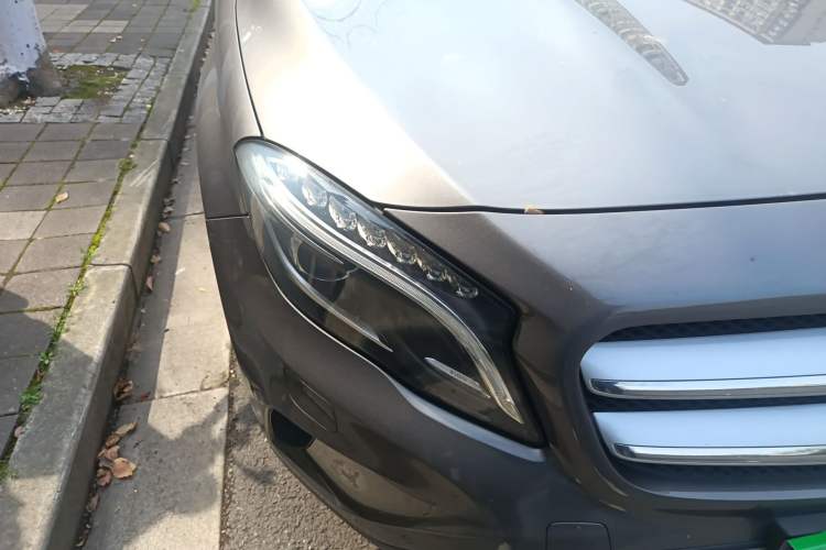Used Mercedes-Benz GLA 2015 GLA 220 4MATIC Fashion Model Right Front Headlight