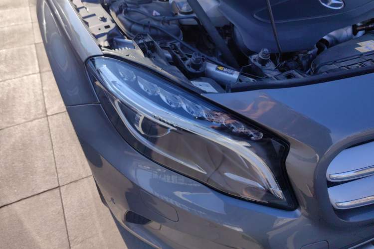 Used Mercedes-Benz GLA 2015 GLA 220 4MATIC Fashion Model Right Front Headlight