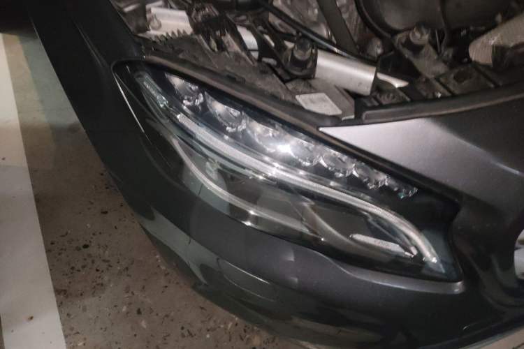Used Mercedes-Benz GLA 2015 GLA 200 Fashion Model Right Front Headlight