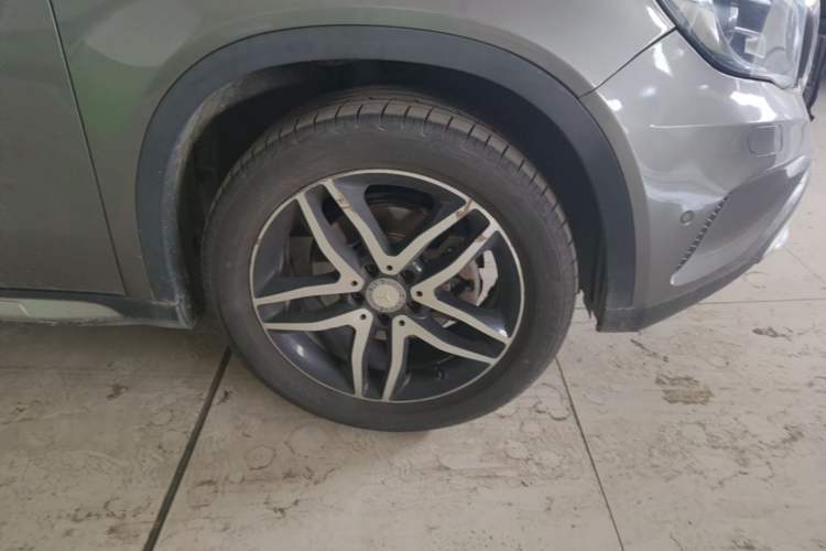 Used Mercedes-Benz GLA 2015 GLA 200 Fashion Model Right Front Wheel Hub