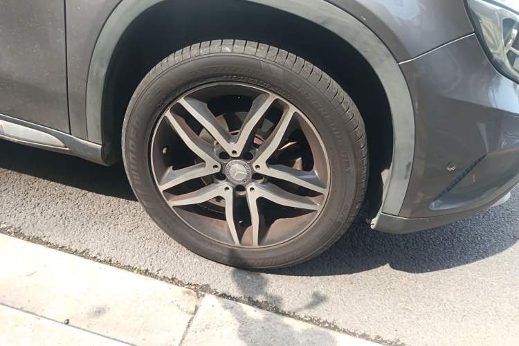 Used Mercedes-Benz GLA 2015 GLA 220 4MATIC Fashion Model Right Front Wheel Hub