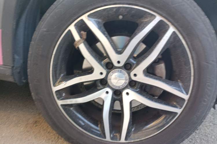 Used Mercedes-Benz GLA 2015 GLA 220 4MATIC Fashion Model Right Front Wheel Hub