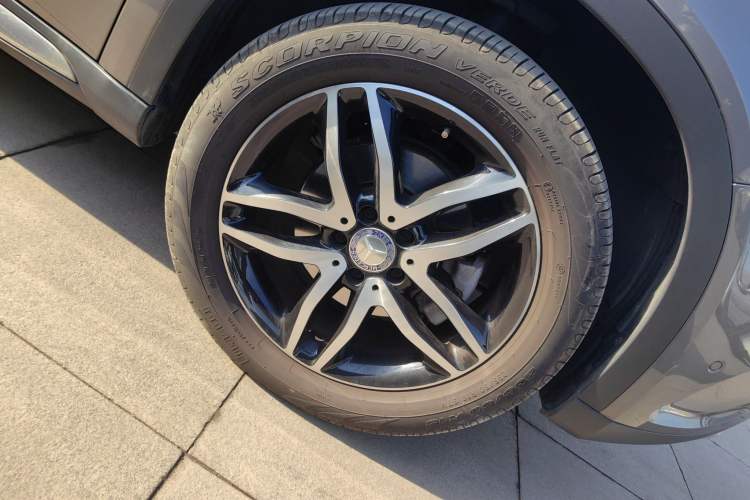 Used Mercedes-Benz GLA 2015 GLA 220 4MATIC Fashion Model Right Front Wheel Hub