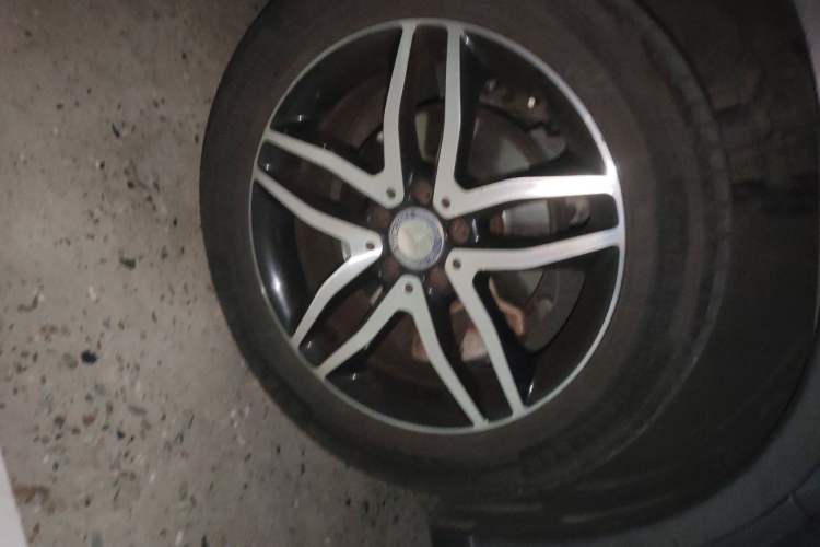 Used Mercedes-Benz GLA 2015 GLA 200 Fashion Model Right Front Wheel Hub
