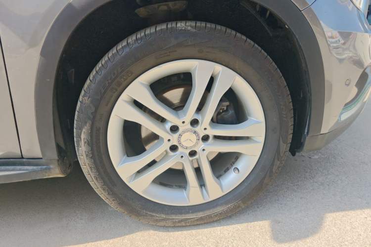 Used Mercedes-Benz GLA 2015 GLA 200 Sport Edition Right Front Wheel Hub
