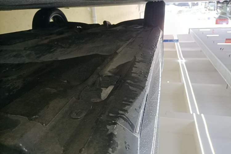Used Mercedes-Benz GLA 2015 GLA 220 4MATIC Fashion Model Right Side Sill