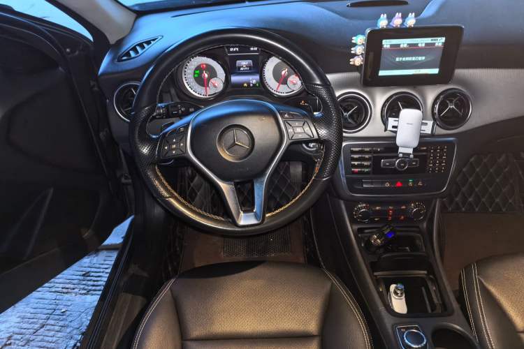 Used Mercedes-Benz GLA 2015 GLA 200 Sport Edition Steering Wheel