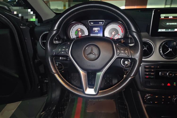 Used Mercedes-Benz GLA 2015 GLA 200 Fashion Model Steering Wheel
