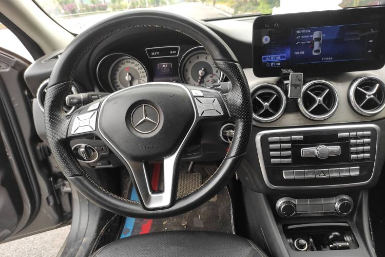 Used Mercedes-Benz GLA 2015 GLA 200 Sport Edition Steering Wheel
