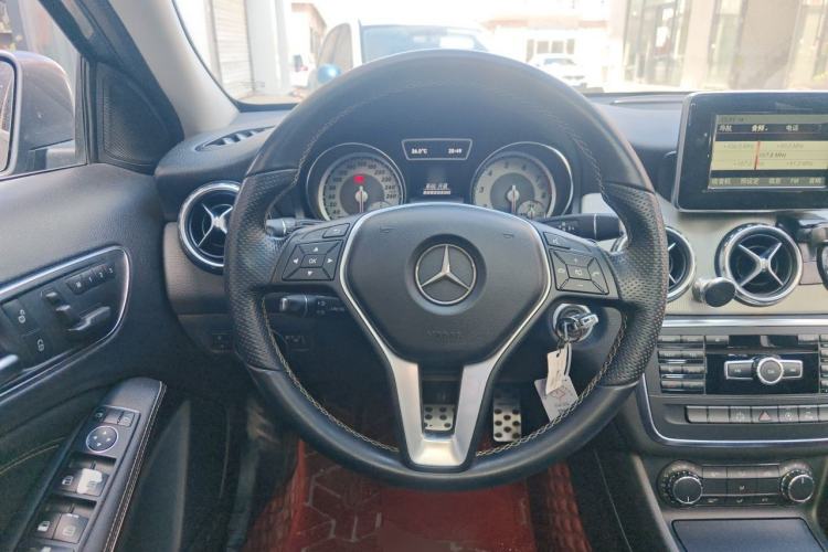 Used Mercedes-Benz GLA 2015 GLA 200 Sport Edition Steering Wheel