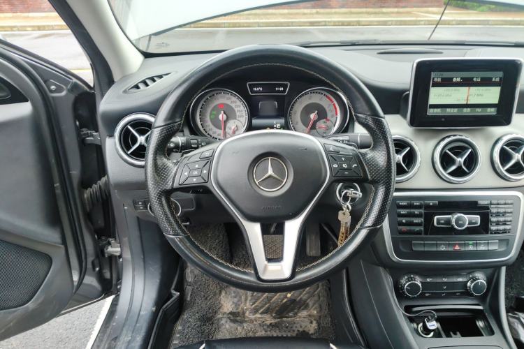 Used Mercedes-Benz GLA 2015 GLA 200 Fashion Model Steering Wheel