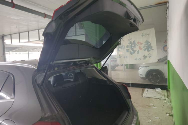 Used Mercedes-Benz GLA 2015 GLA 200 Fashion Model Trunk