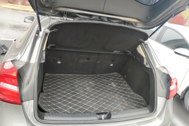 Used Mercedes-Benz GLA 2015 GLA 200 Fashion Model Trunk