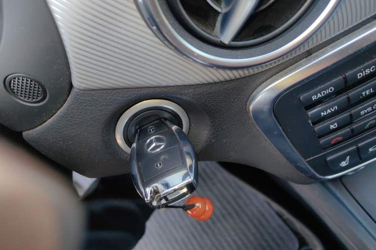 Used Mercedes-Benz GLA 2015 GLA 220 4MATIC Fashion Model Vehicle Key