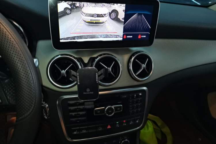 Used Mercedes-Benz GLA 2015 GLA 220 4MATIC Luxury Model Audio And AC Panel