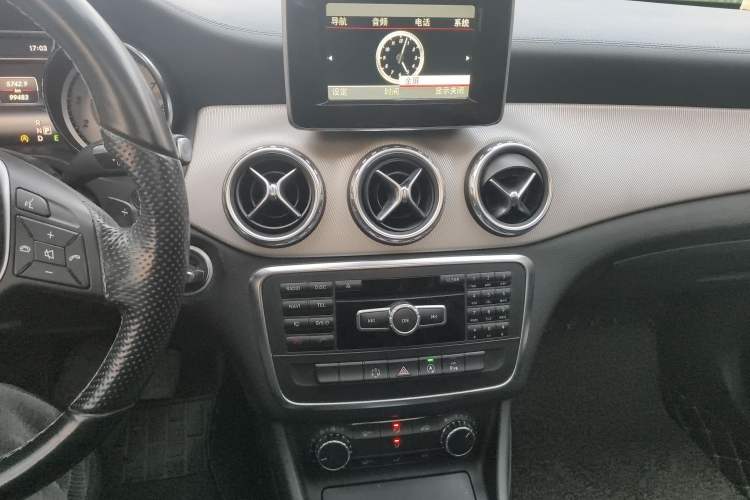 Used Mercedes-Benz GLA 2015 GLA 200 Fashion Model Audio And AC Panel