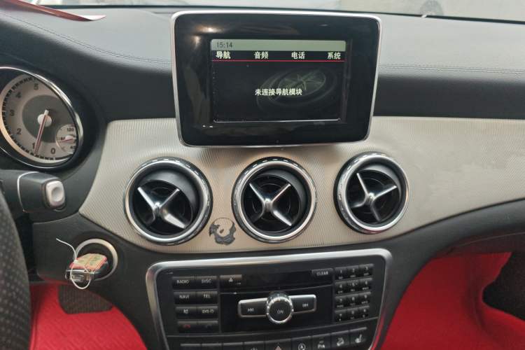 Used Mercedes-Benz GLA 2015 GLA 220 4MATIC Fashion Model Audio And AC Panel