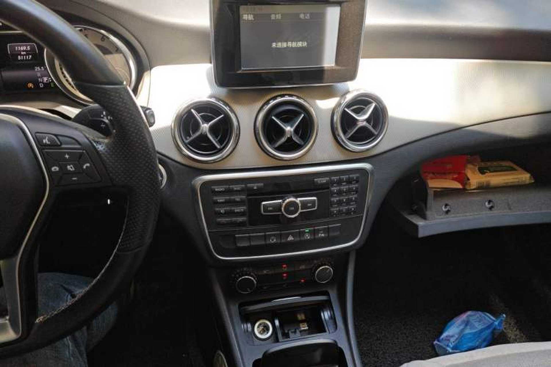 Used Mercedes-Benz GLA 2015 GLA 200 Sport Edition Audio And AC Panel