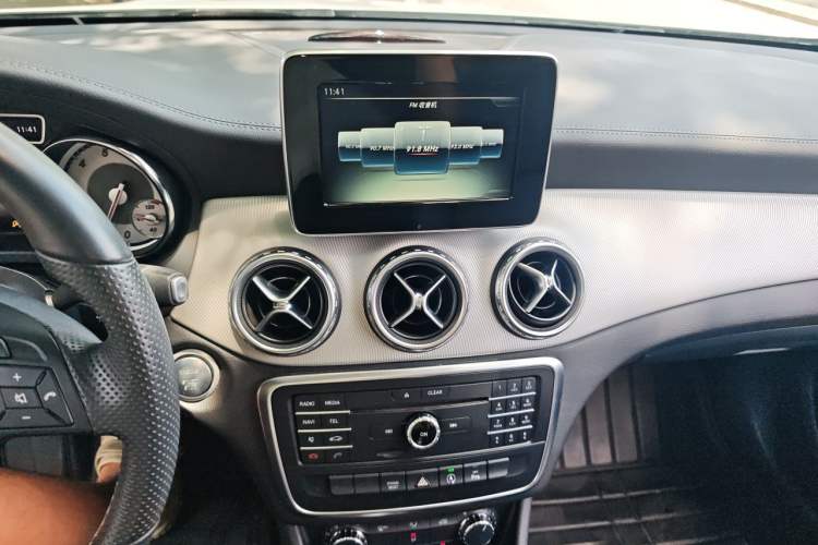 Used Mercedes-Benz GLA 2015 GLA 200 Fashion Model Audio And AC Panel