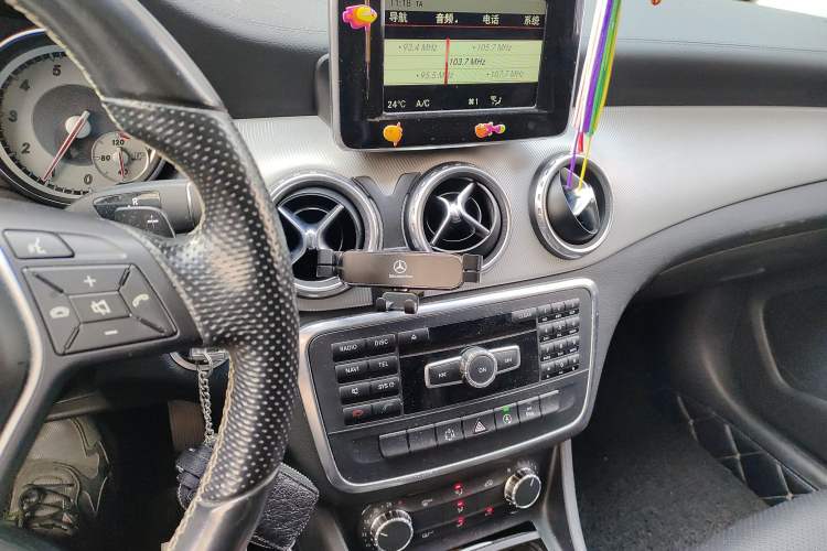 Used Mercedes-Benz GLA 2015 GLA 200 Fashion Model Audio And AC Panel