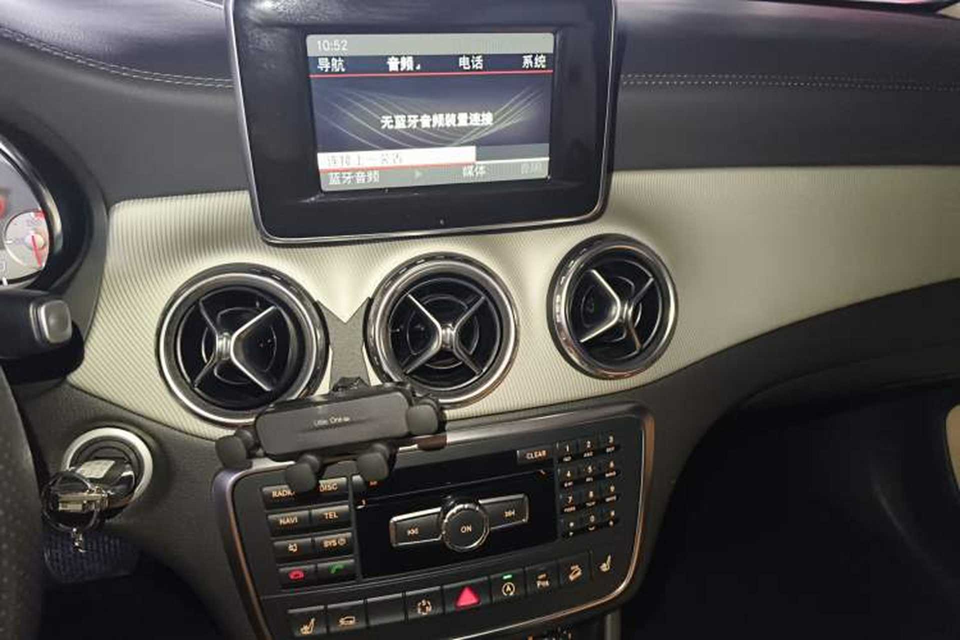 Used Mercedes-Benz GLA 2015 GLA 220 4MATIC Fashion Model Audio And AC Panel