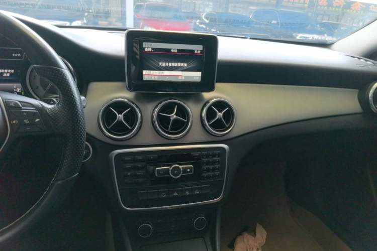 Used Mercedes-Benz GLA 2015 GLA 200 Audio And AC Panel