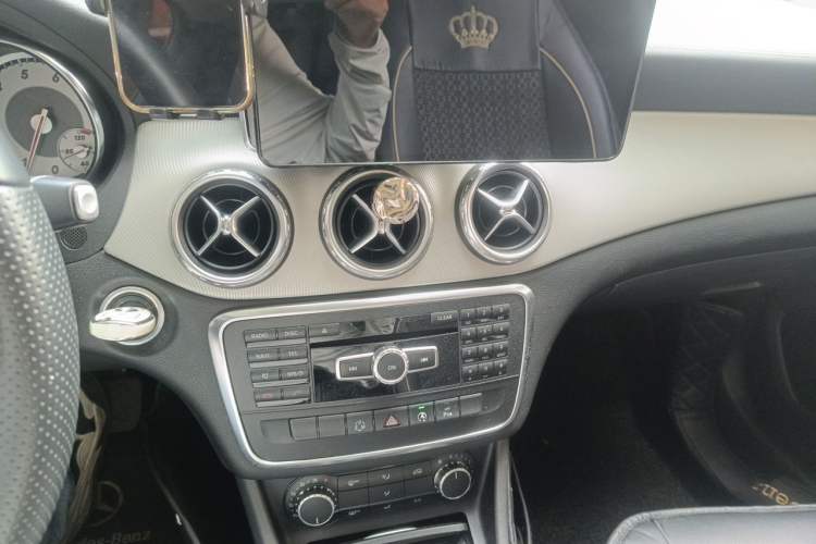 Used Mercedes-Benz GLA 2015 GLA 200 Fashion Model Audio And AC Panel
