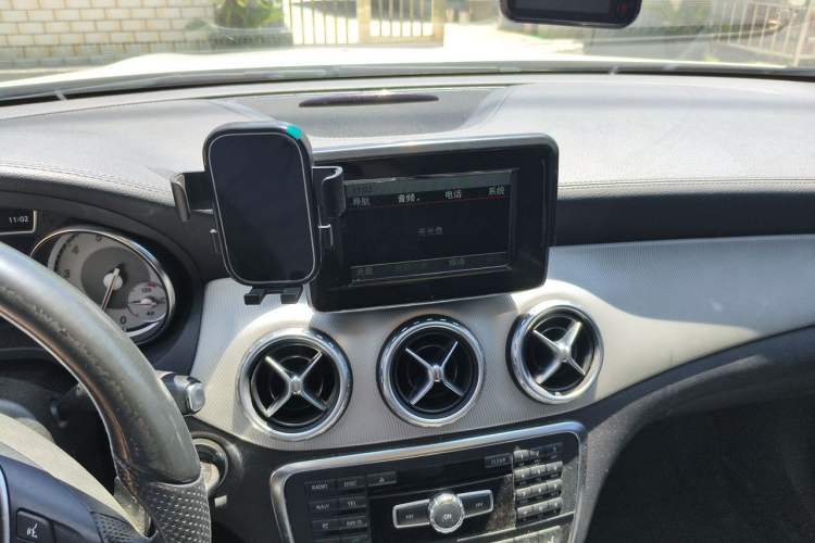 Used Mercedes-Benz GLA 2015 GLA 220 4MATIC Fashion Model Audio And AC Panel