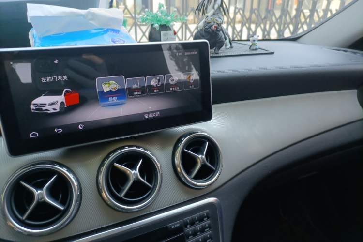 Used Mercedes-Benz GLA 2015 GLA 200 Fashion Model Audio And AC Panel