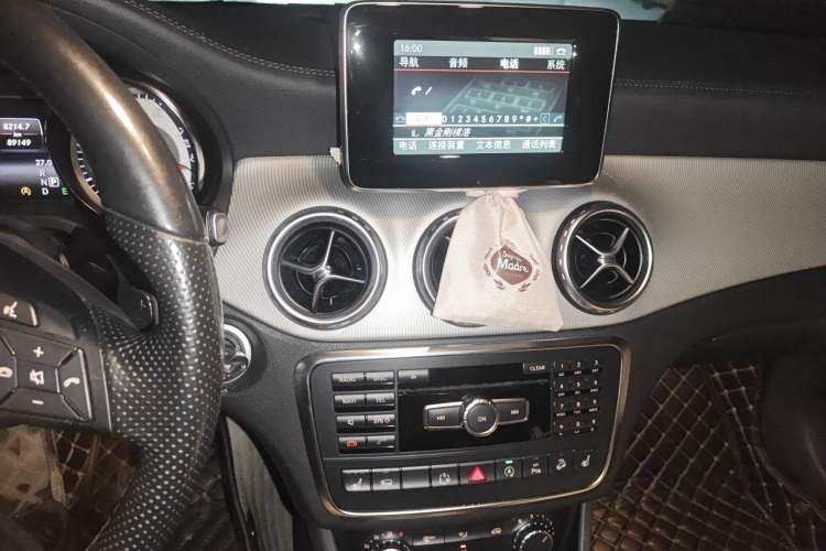Used Mercedes-Benz GLA 2015 GLA 220 4MATIC Luxury Model Audio And AC Panel