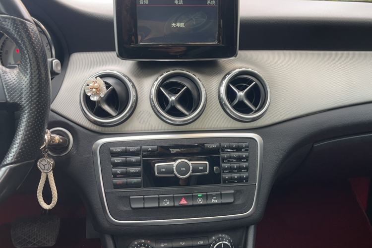 Used Mercedes-Benz GLA 2015 GLA 200 Audio And AC Panel