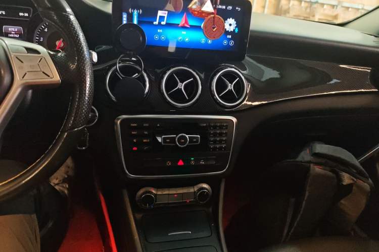 Used Mercedes-Benz GLA 2015 GLA 200 Fashion Model Audio And AC Panel