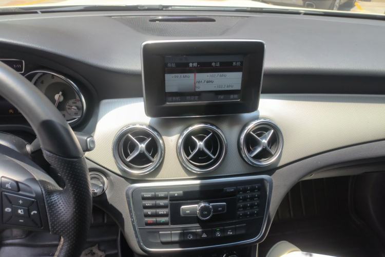 Used Mercedes-Benz GLA 2015 GLA 200 Sport Edition Audio And AC Panel