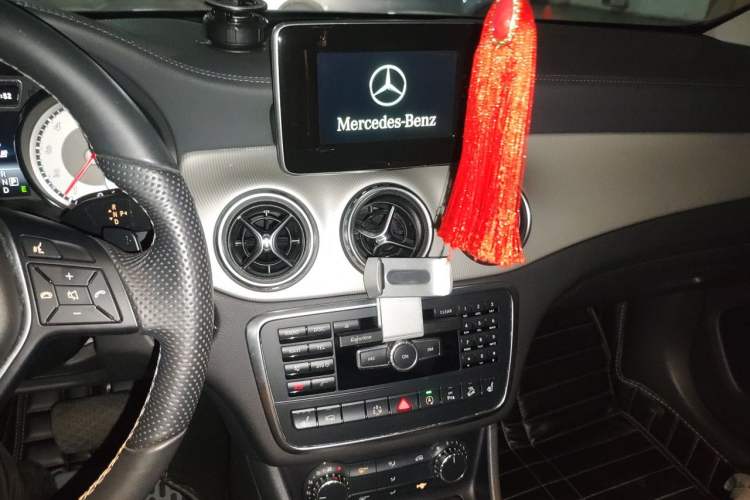 Used Mercedes-Benz GLA 2015 GLA 220 4MATIC Fashion Model Audio And AC Panel