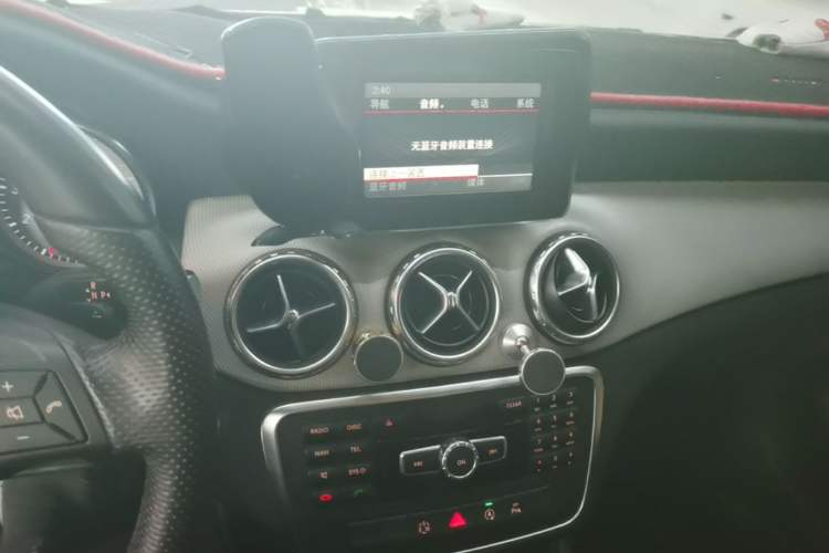Used Mercedes-Benz GLA 2015 GLA 200 Fashion Model Audio And AC Panel